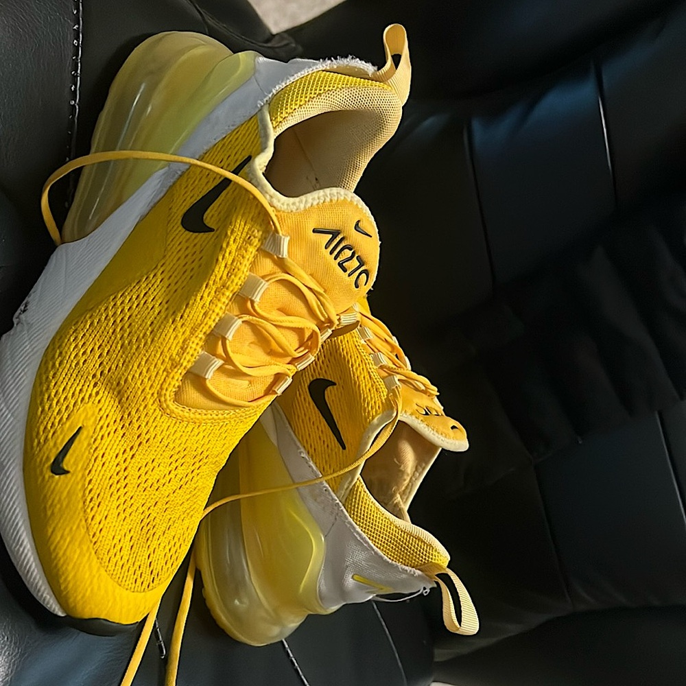 Yellow Air 270 yellow shoes . Brand new got the wrong size never worn them.